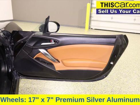 Used 2017 FIAT 124 Spider Lusso RWD image 32
