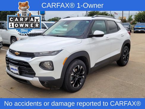 Used 2023 Chevrolet TrailBlazer LT FWD image 2