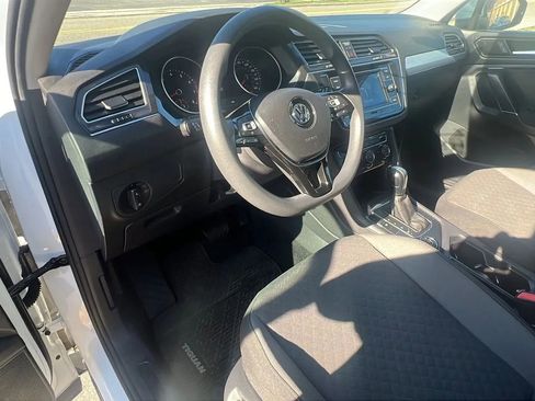 Used 2020 Volkswagen Tiguan S image 24
