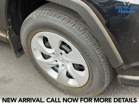 Used 2024 Toyota RAV4 LE FWD image 7