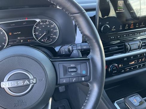 Used 2024 Nissan Pathfinder SL image 21