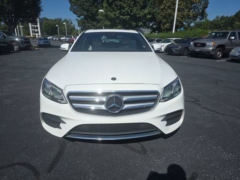 Used 2019 Mercedes-Benz E 300 4MATIC image 2