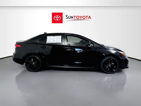 Used 2024 Toyota Corolla SE FWD image 2
