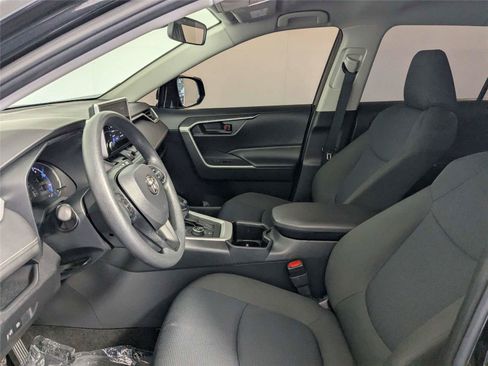 Used 2024 Toyota RAV4 LE AWD/4WD image 10