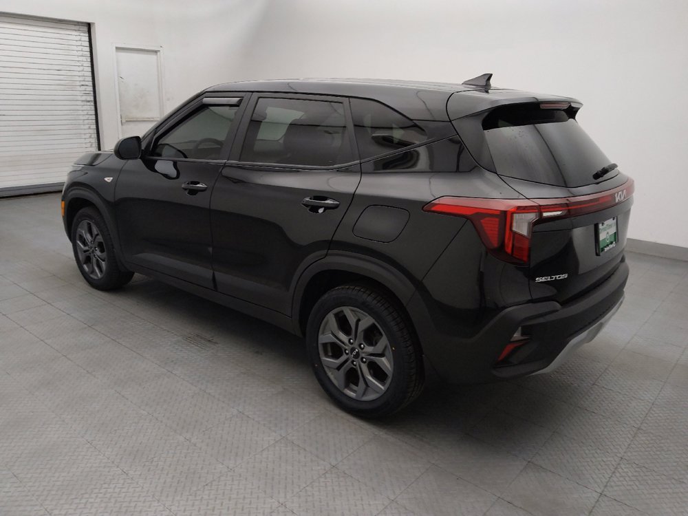 Used 2024 Kia Seltos LX AWD/4WD image 3