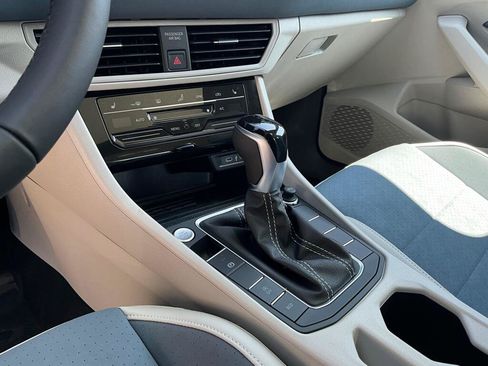 New 2026 Volkswagen Jetta SE FWD image 19