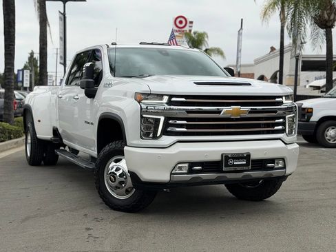 Used 2021 Chevrolet Silverado 3500 High Country w/ Technology Package AWD/4WD image 3