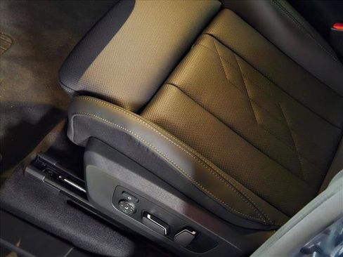 Used 2025 BMW X3 xDrive30i w/ Convenience Package image 4