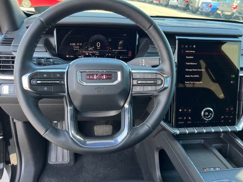 Used 2026 GMC Acadia Elevation w/ Elevation Premium Package AWD/4WD image 23
