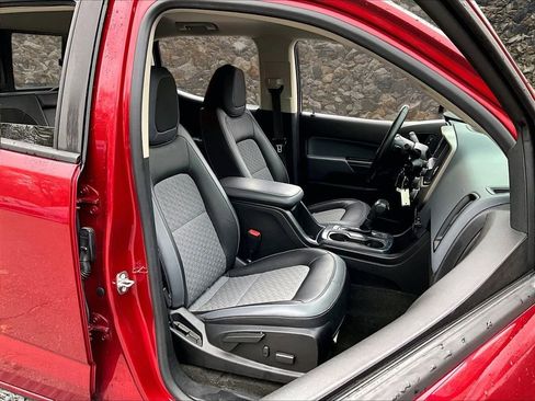 Used 2018 Chevrolet Colorado Z71 AWD/4WD image 7
