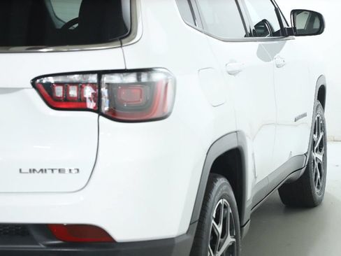 Used 2025 Jeep Compass Limited AWD/4WD image 44