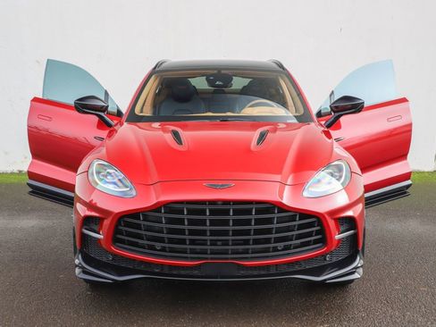 Used 2023 Aston Martin DBX 707 image 7