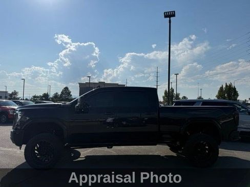 Used 2024 GMC Sierra 3500 Denali Ultimate AWD/4WD image 3