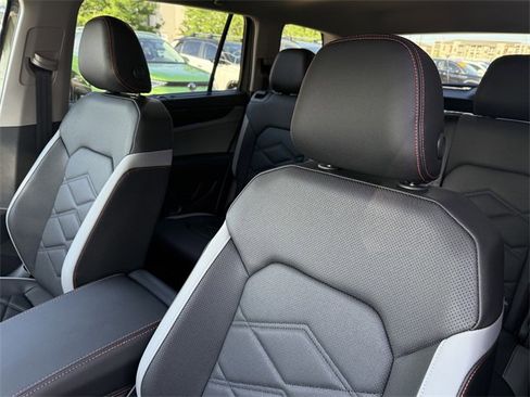 Certified 2025 Volkswagen Atlas Peak Edition SE image 11
