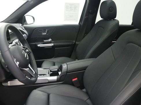 Certified 2023 Mercedes-Benz GLB 250 image 33