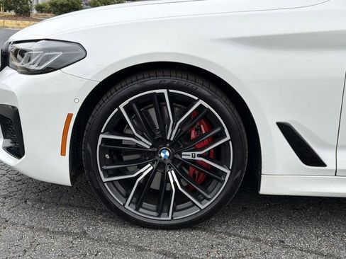 Used 2023 BMW 540i w/ M Sport Package image 32