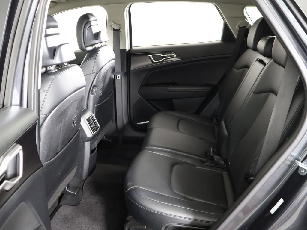 Used 2023 Kia Sportage EX FWD image 34