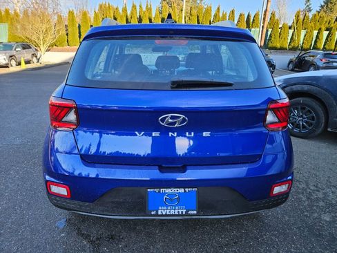 Used 2022 Hyundai Venue SEL image 4