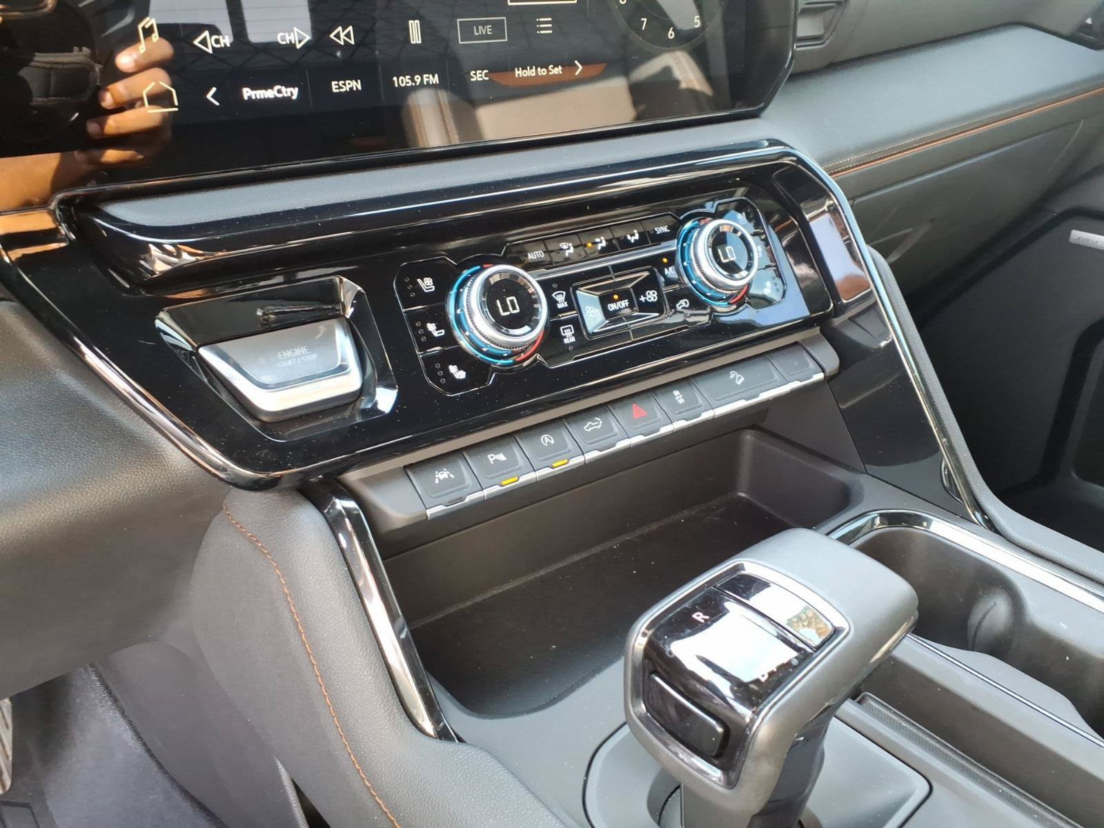 Used 2025 GMC Sierra 1500 AT4 w/ AT4 Premium Package AWD/4WD image 29