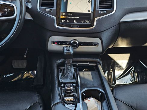 Used 2021 Volvo XC90 T5 Momentum w/ Climate Package image 29