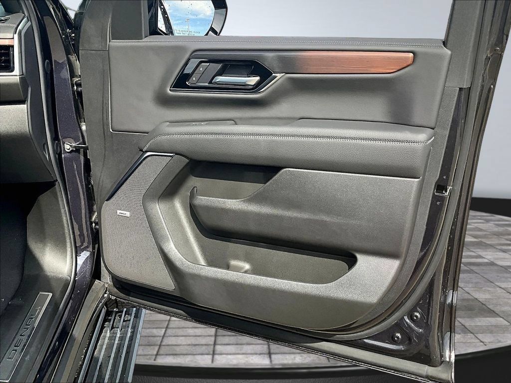 New 2026 GMC Yukon XL Denali w/ Sun & Power Step Package AWD/4WD image 34