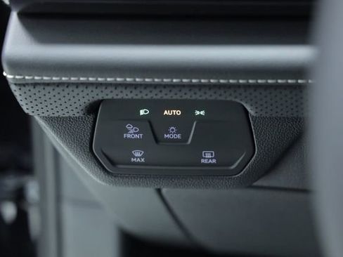 New 2026 Volkswagen Atlas Cross Sport SE FWD image 25
