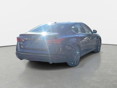 Used 2024 Nissan Altima 2.0 SR image 5