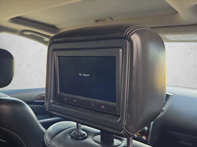 Used 2013 Nissan Pathfinder Platinum w/ Platinum Premium Pkg FWD image 19