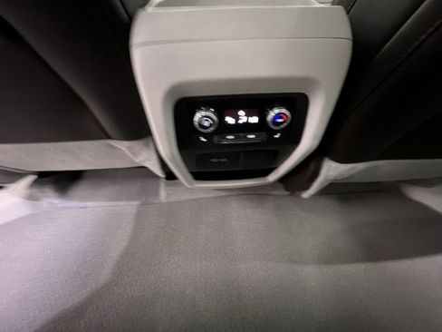 Certified 2025 GMC Acadia Denali AWD/4WD image 22