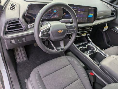 New 2026 Chevrolet Traverse LT w/ Driver Confidence Package FWD image 9
