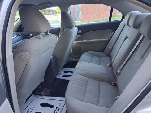 Used 2010 Ford Fusion S FWD image 10