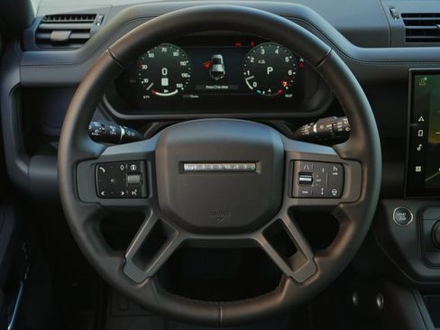 Used 2026 Land Rover Defender 110 X-Dynamic SE AWD/4WD image 16