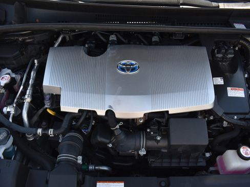 Used 2022 Toyota Prius Limited w/ Premium Convenience Package FWD image 33