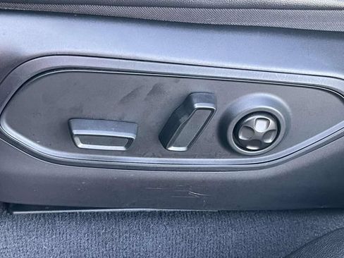 Used 2023 Jeep Grand Cherokee Altitude RWD image 19