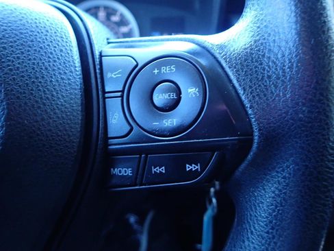 Used 2020 Toyota Corolla LE FWD image 15