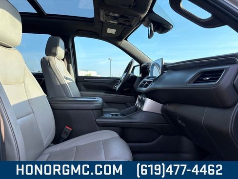 Used 2023 GMC Yukon SLT w/ SLT Premium Package image 21
