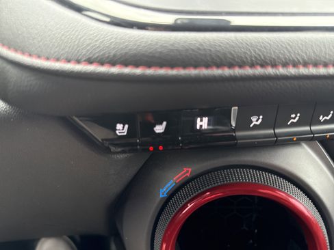 Used 2022 Chevrolet Blazer RS w/ Enhanced Convenience Package image 24