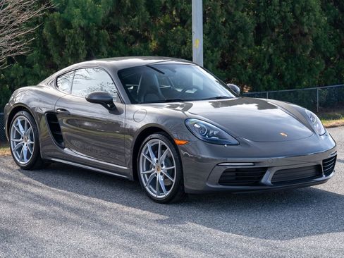 Certified 2024 Porsche 718 Cayman Base w/ Premium Package image 9