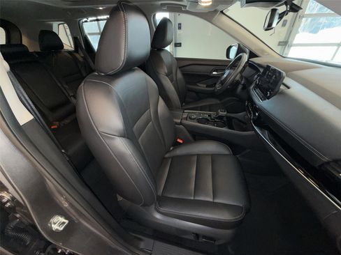 Used 2023 Nissan Rogue SL w/ SL Premium Package image 26