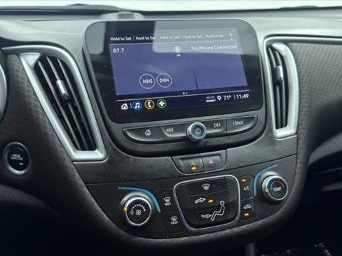 Used 2022 Chevrolet Malibu LS FWD image 35