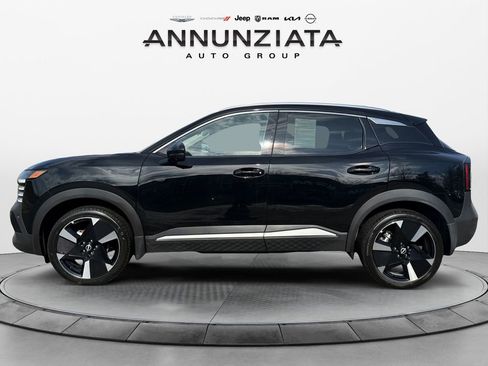 Certified 2025 Nissan Kicks SR image 2