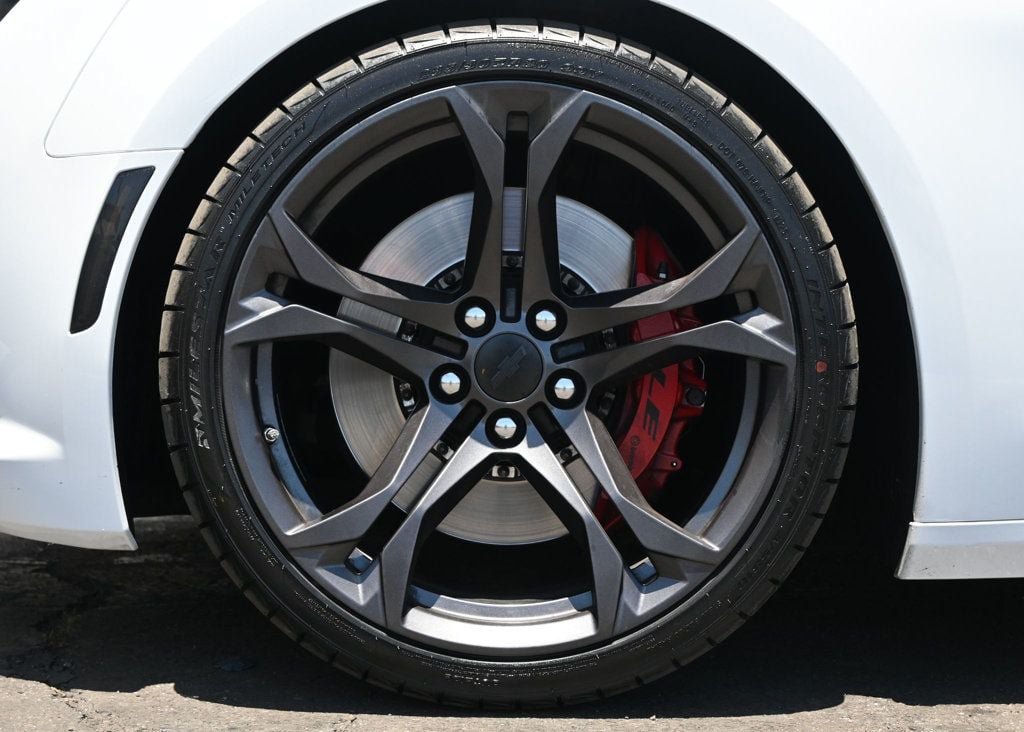 Used 2017 Chevrolet Camaro SS RWD image 9