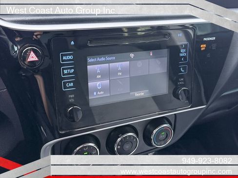 Used 2017 Toyota Corolla L w/ Carpet Mat Package (TMS) FWD image 18
