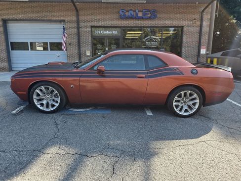 Used 2020 Dodge Challenger R/T Scat Pack RWD image 3