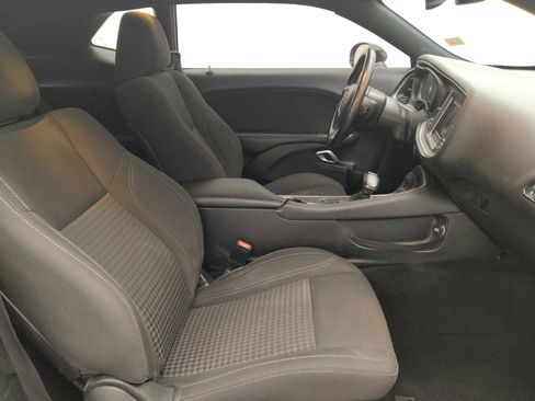 Used 2019 Dodge Challenger SXT RWD image 21