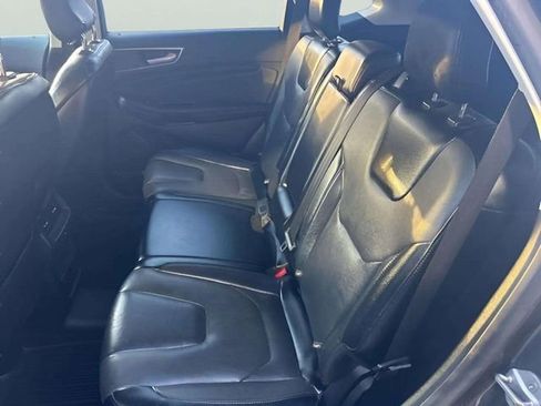Used 2019 Ford Edge Titanium w/ Equipment Group 301A image 9