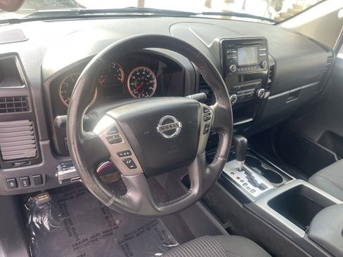 Used 2014 Nissan Titan SV w/ SV Value Truck Package image 10