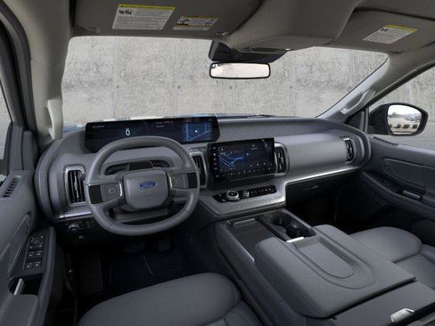 New 2026 Ford Expedition Active image 9