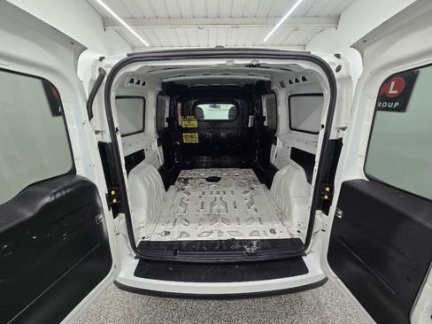 Used 2018 RAM ProMaster City Tradesman SLT image 15