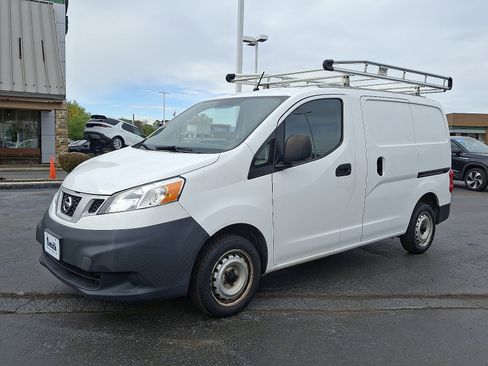 Used 2015 Nissan NV200 S image 3
